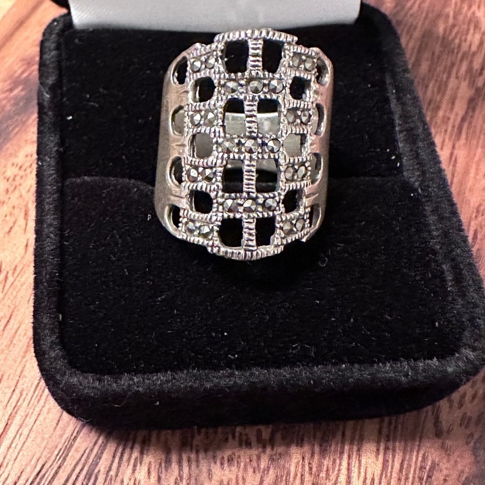 Elegant Silver Women's Ring